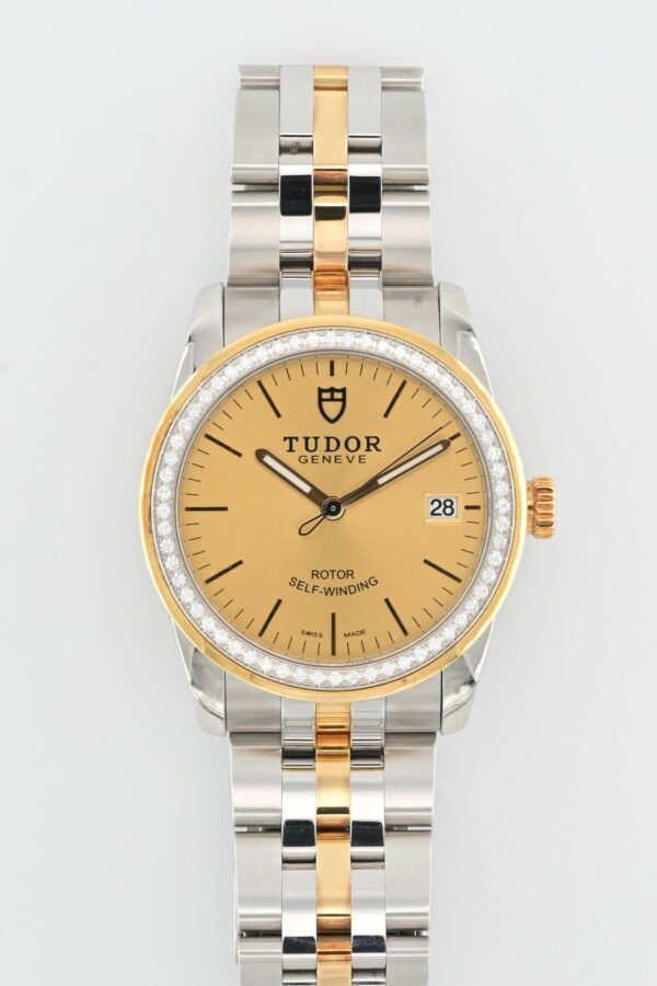 Tudor Glamour Date